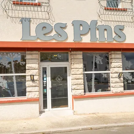 Les Pins Hotell 3*