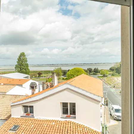 호텔 Les Pins - Oleron 3*