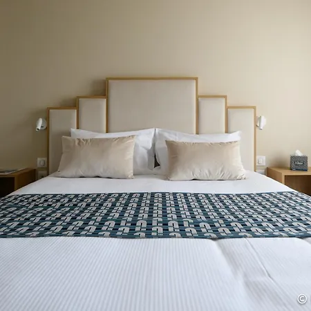 Les Pins - Oleron ホテル